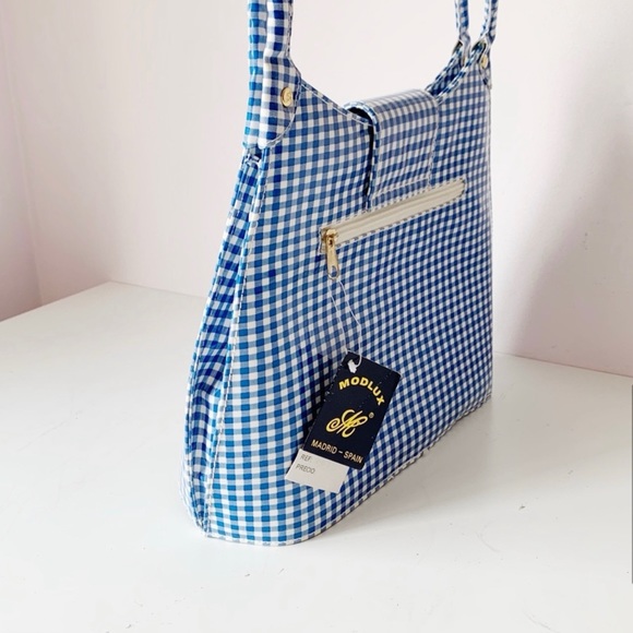 ⭐️SOLD⭐️ large patent white and blue gingham shoulder bag - Picture 8 of 10